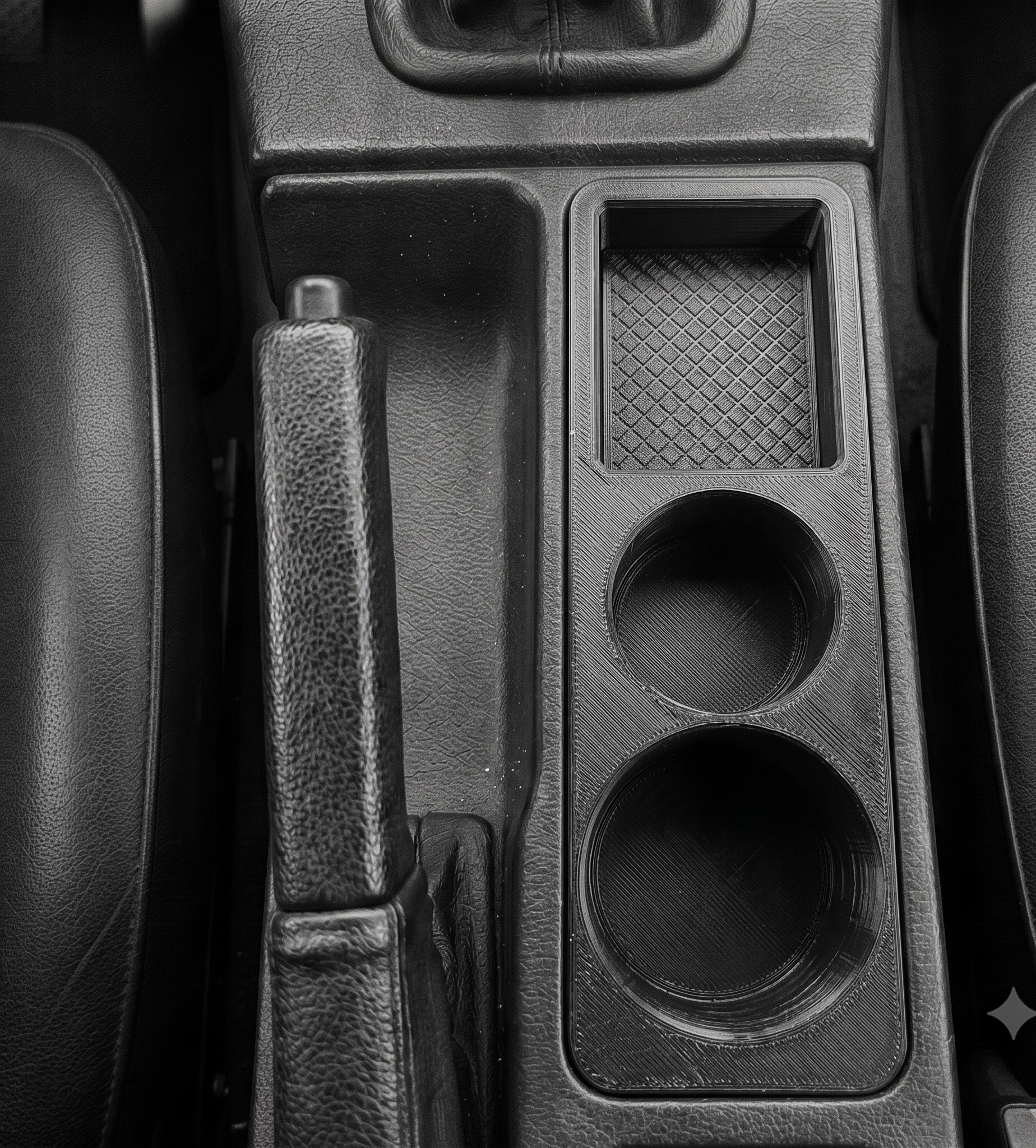 Getränkehalter passend für BMW E30 Cupholder Mittelkonsole 250ml 0,33L 0,5L Dose — 3D-gedruckter Ersatz aus PETG — Ansicht 3